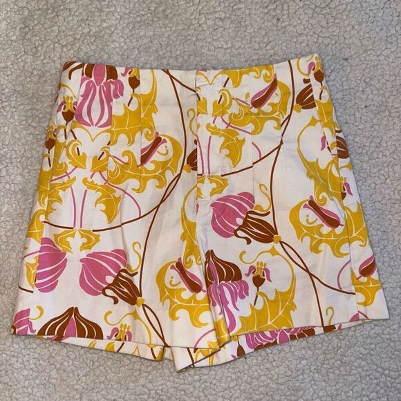 Zara Women’s White Pink Yellow Pleated High Waisted Shorts Size Small - Picture 1 of 9